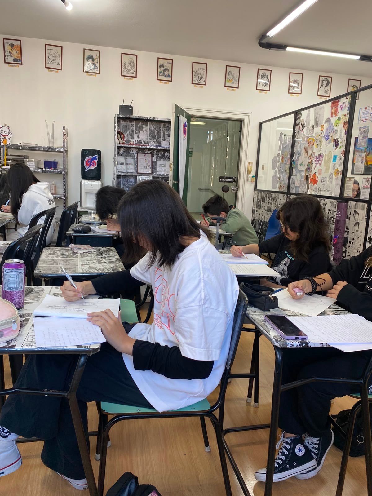 Ilustrações coloridas à mão no estilo mangá — método Japan Sunset